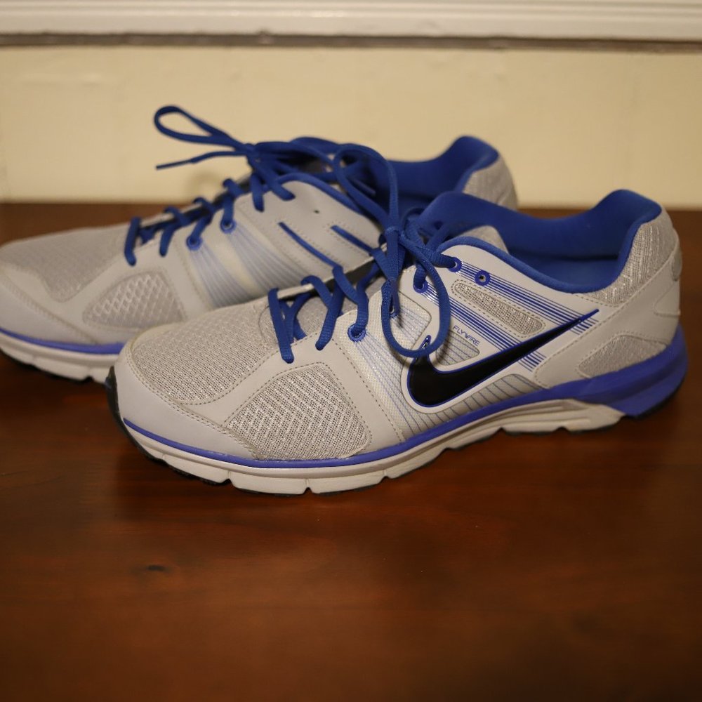 Men's Nike Flywire Gray with Blue Trim - Size 13